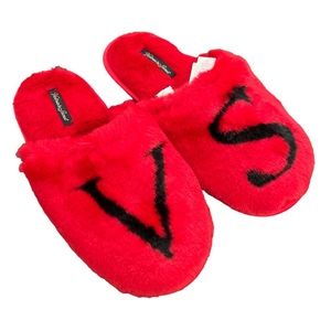 Victoria Secret closed toe fur slippers RED